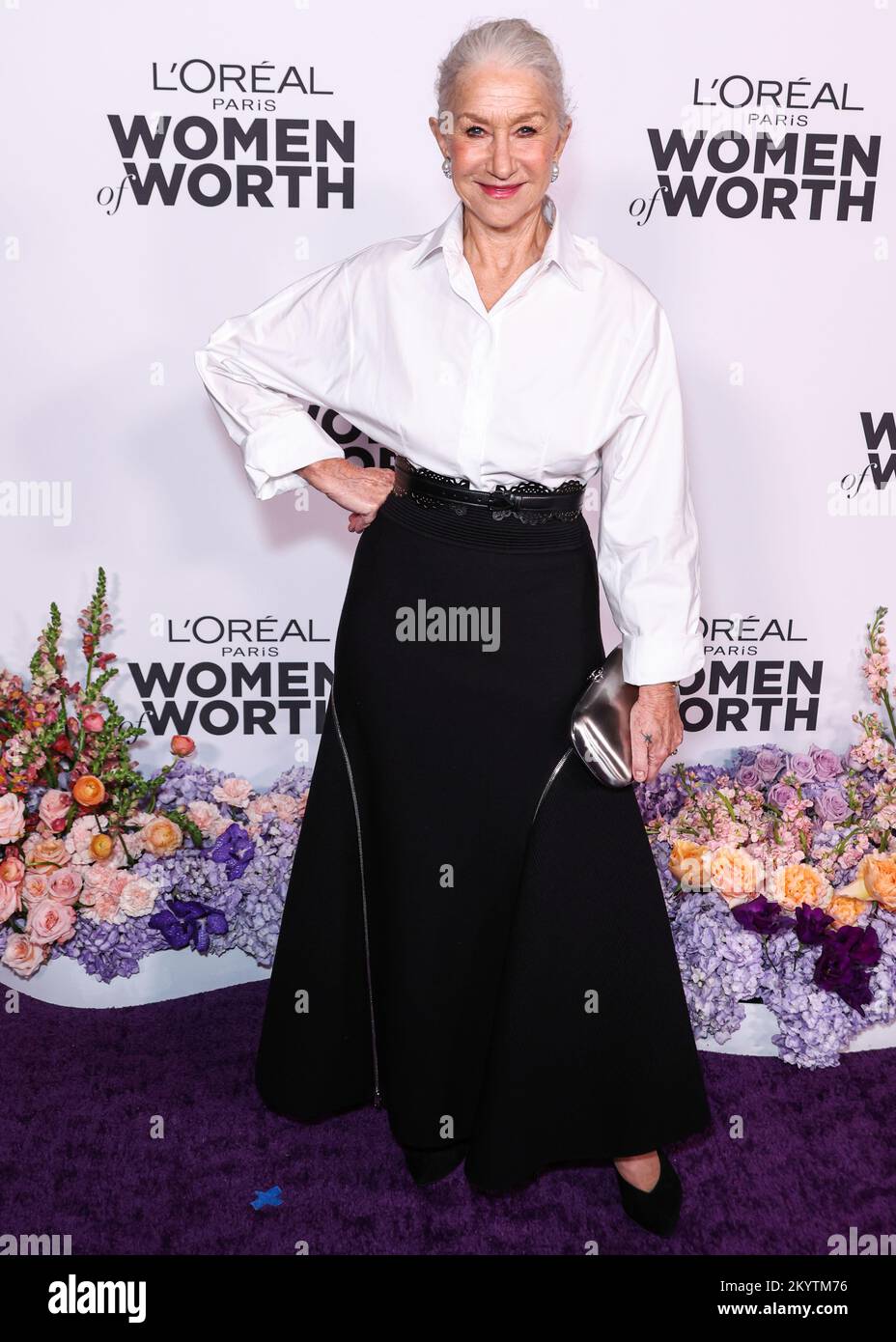 Los Angeles, United States. 01st Dec, 2022. LOS ANGELES, CALIFORNIA, USA - DECEMBER 01: English actress Helen Mirren arrives at the L'Oreal Paris' Women Of Worth Celebration 2022 held at The Ebell of Los Angeles on December 1, 2022 in Los Angeles, California, United States. (Photo by Xavier Collin/Image Press Agency) Credit: Image Press Agency/Alamy Live News Stock Photo