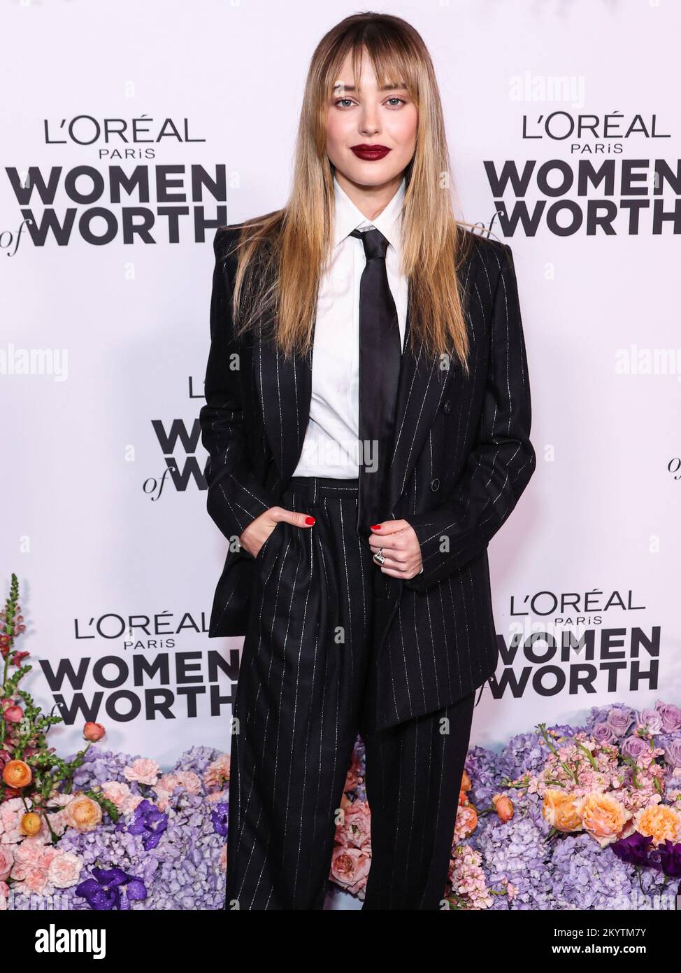 Los Angeles, United States. 01st Dec, 2022. LOS ANGELES, CALIFORNIA, USA - DECEMBER 01: Australian actress Katherine Langford arrives at the L'Oreal Paris' Women Of Worth Celebration 2022 held at The Ebell of Los Angeles on December 1, 2022 in Los Angeles, California, United States. (Photo by Xavier Collin/Image Press Agency) Credit: Image Press Agency/Alamy Live News Stock Photo