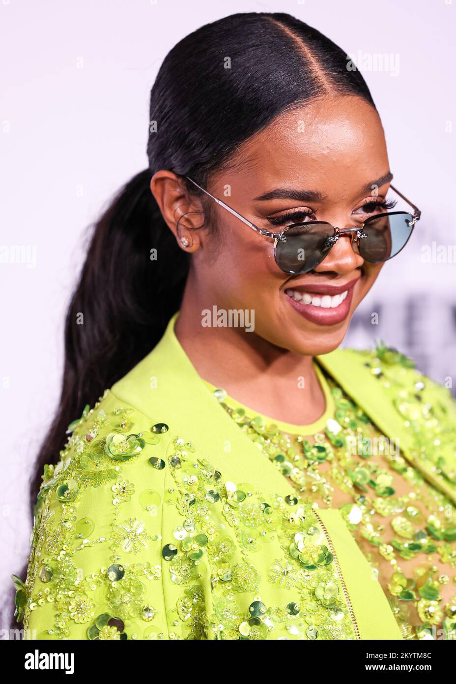 Los Angeles, United States. 01st Dec, 2022. LOS ANGELES, CALIFORNIA, USA - DECEMBER 01: American singer and songwriter H.E.R. (Gabriella Sarmiento Wilson) arrives at the L'Oreal Paris' Women Of Worth Celebration 2022 held at The Ebell of Los Angeles on December 1, 2022 in Los Angeles, California, United States. (Photo by Xavier Collin/Image Press Agency) Credit: Image Press Agency/Alamy Live News Stock Photo