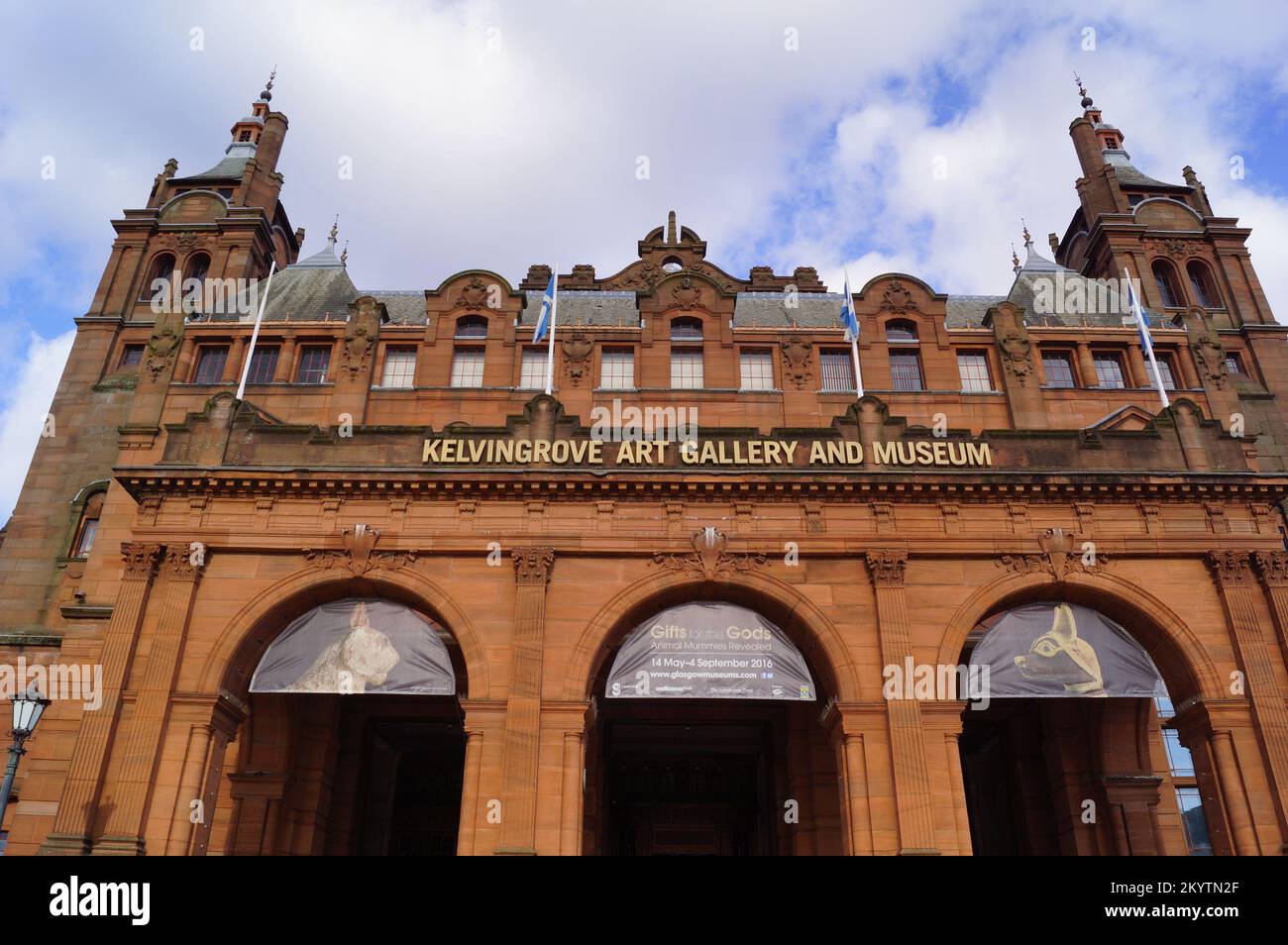 Glasgow, Scotland (UK): the main entrance of Kelvingrove Art Gallery ...
