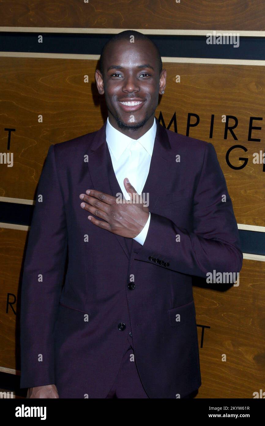 Beverly Hills, CA. 1st Dec, 2022. Micheal Ward at arrivals for EMPIRE OF LIGHT Premiere, Samuel Goldwyn Theater, Beverly Hills, CA December 1, 2022. Credit: Priscilla Grant/Everett Collection/Alamy Live News Stock Photo