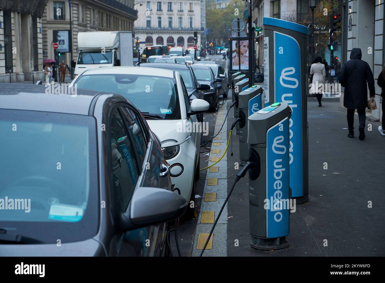 Paris, Ile de France, FRANCE. 2nd Dec, 2022. Electric charge points for