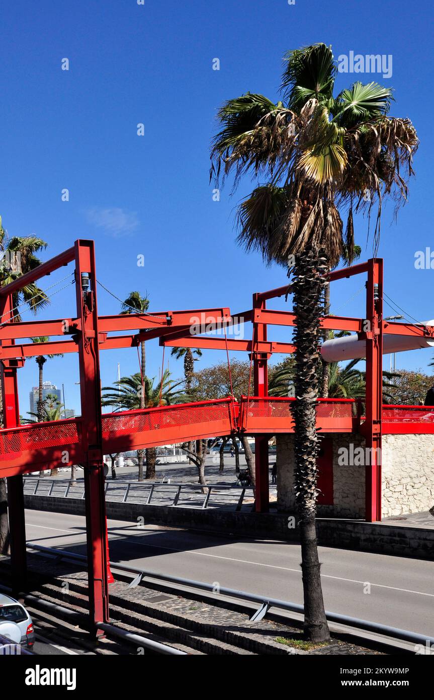 Red Drawbridge Puente levadizo basculante hi-res stock photography and images - Alamy