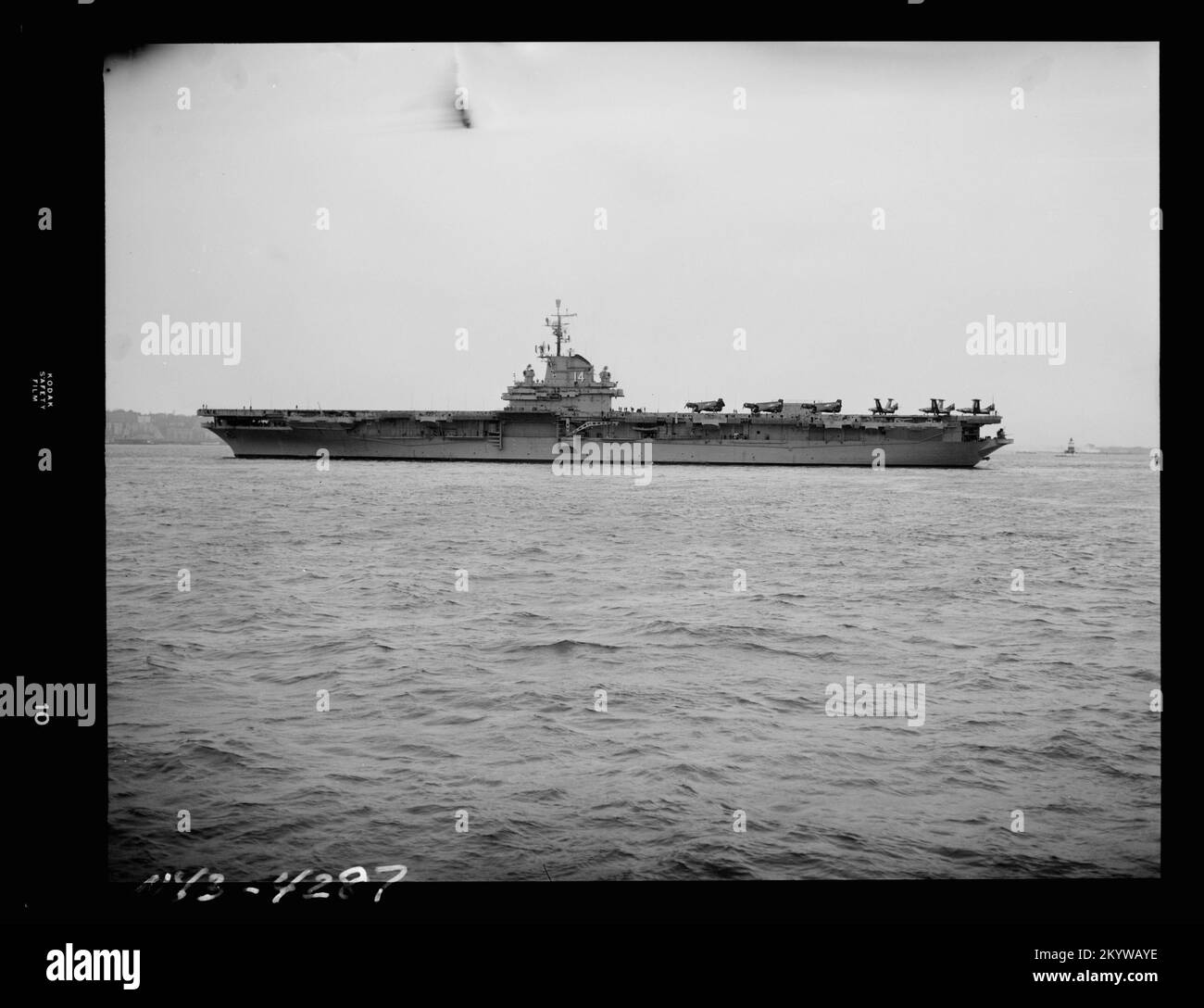 CVA 14 Ticonderoga [19-NN-CVA 14 Ticonderoga-149183] , Ships, Naval ...