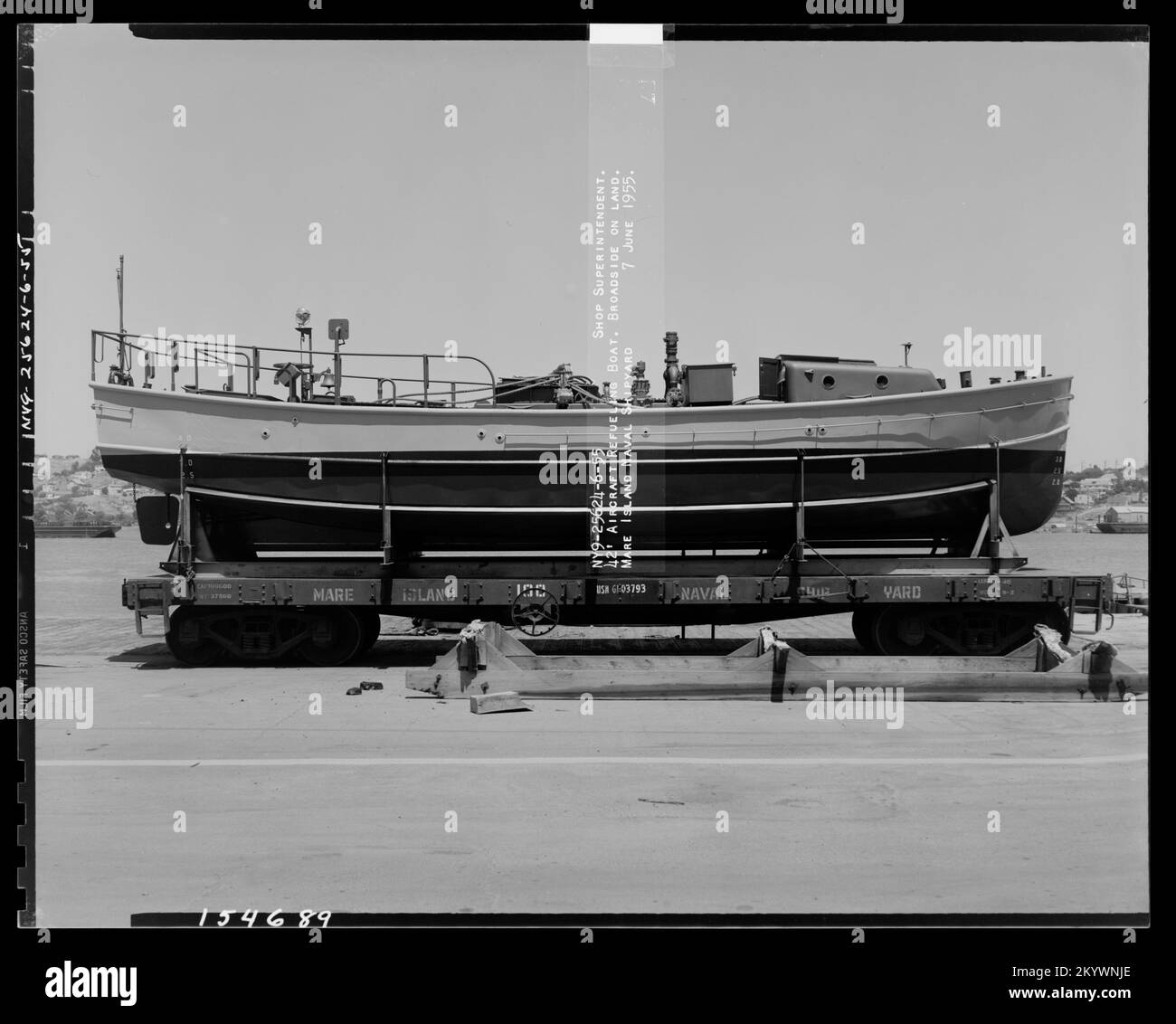 42' Aircraft Refueling Boat [19NN42' Aircraft Refueling Boat154689