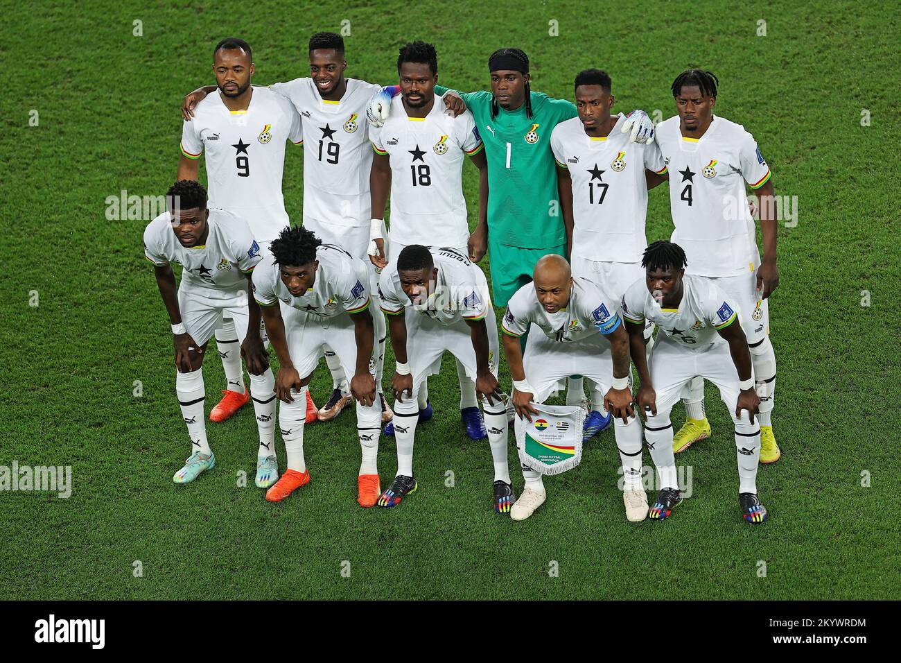 Qatar. 02nd Dec, 2022. Jogadores do Gana, posam para foto oficial momentos antes da partida entre Gana e Uruguai, pela 3ª rodada do Grupo H da Copa do Mundo FIFA Qatar 2022, Estádio Al Janoub nesta sexta-feira 02./PRESSINPHOTO Credit: PRESSINPHOTO SPORTS AGENCY/Alamy Live News Stock Photo