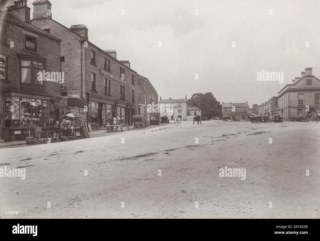 Vintage photograph 1911 Post Office and Bolton Arms, Car AA 2564