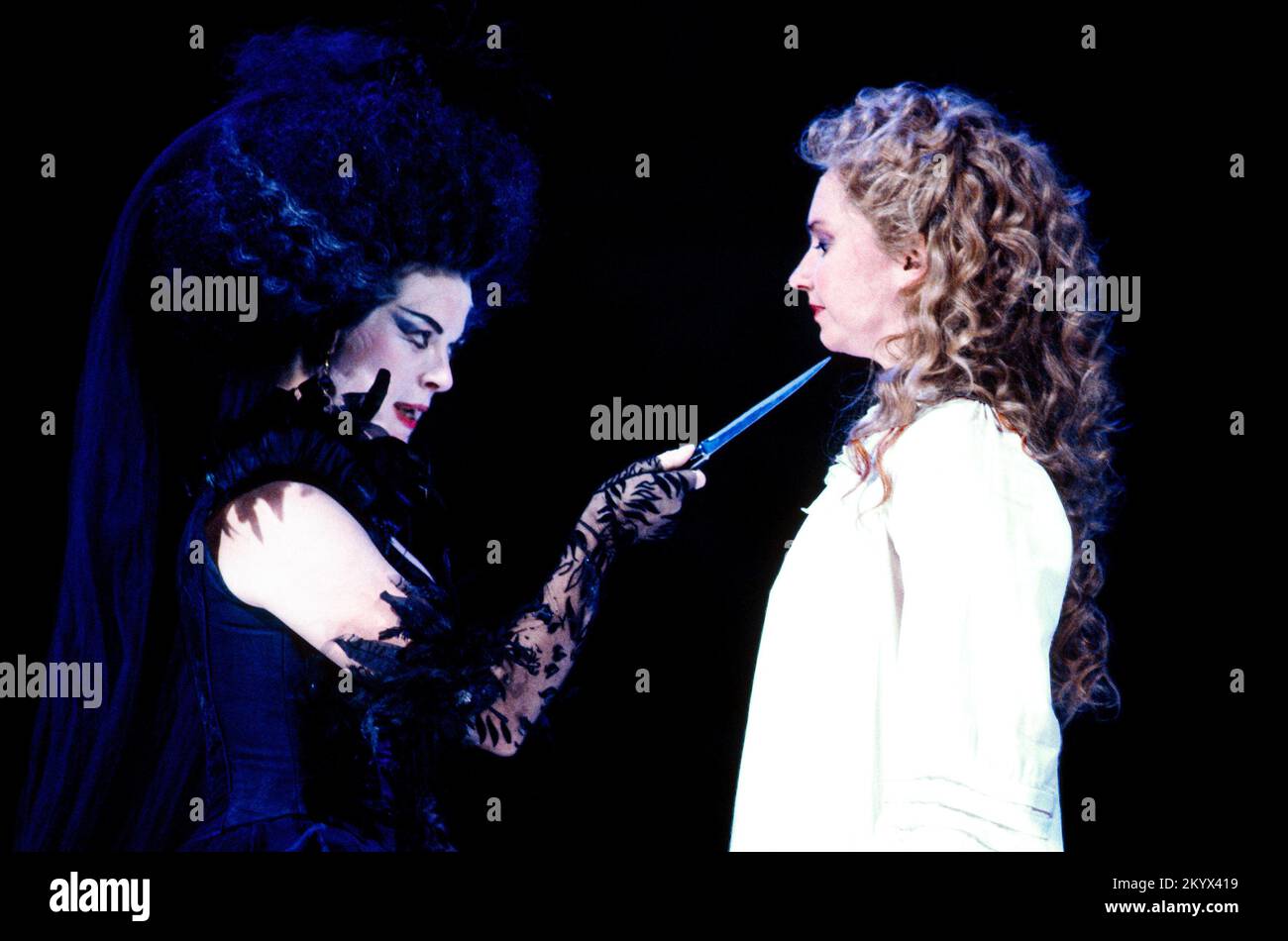 l-r: Nan Christie (The Queen of the Night), Cathryn Pope (Pamina) in THE MAGIC FLUTE at English National Opera (ENO), London Coliseum, London WC2  24/08/1990  music: Wolfgang Amadeus Mozart  libretto: Emanuel Schikaneder   translation: Jeremy Sams  conductor: Jane Glover  design: Bob Crowley  lighting: Nick Chelton  director: Nicholas Hytner Stock Photo