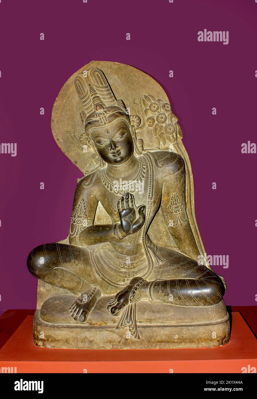 Ancient statue of Buddha Stock Photo - Alamy