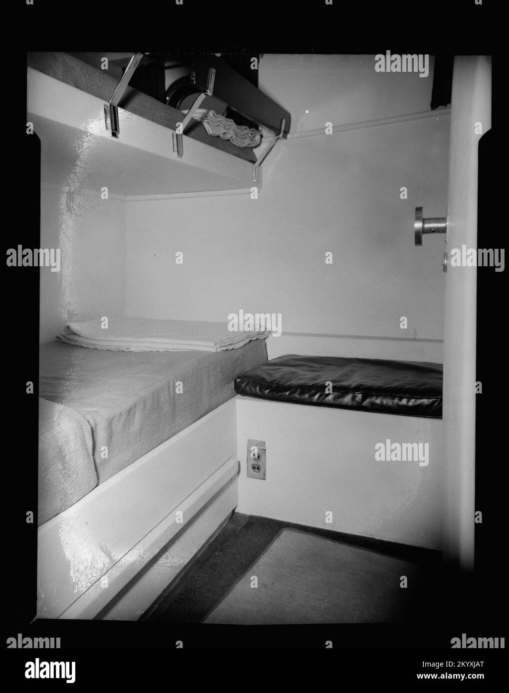 AGC369 Williamsburg , Ships, Naval Vessels, Boats, Naval History, Navy