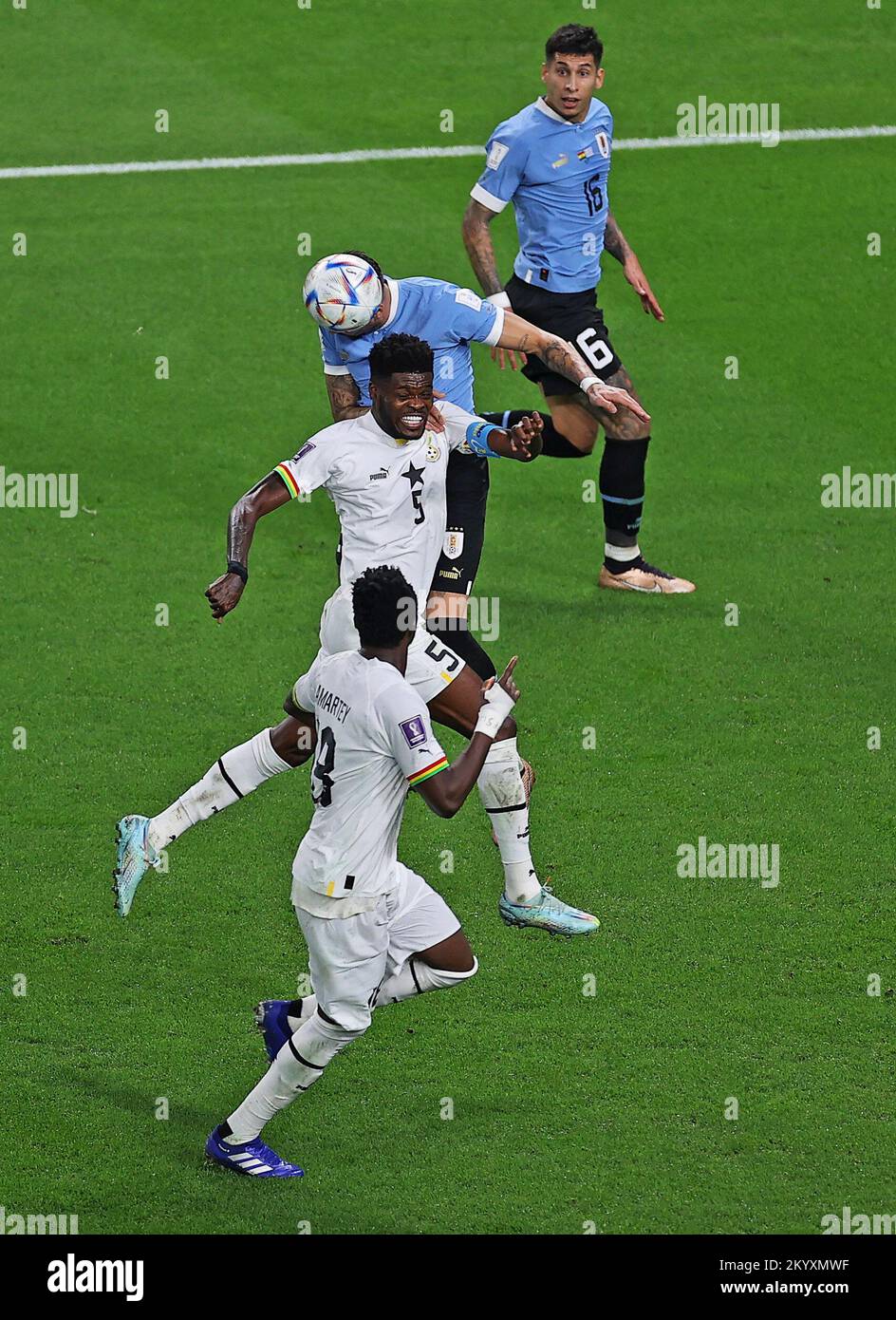 Doha, Qatar. 02nd Dec, 2022. Thomas Partey of Ghana disputes the bid with Jose Gimenez of Uruguay, during the match between Ghana and Uruguay, for the 3rd round of Group H of the FIFA World Cup Qatar 2022, Al Janoub Stadium this Friday 02. 30761 (Heuler Andrey/SPP) Credit: SPP Sport Press Photo. /Alamy Live News Stock Photo