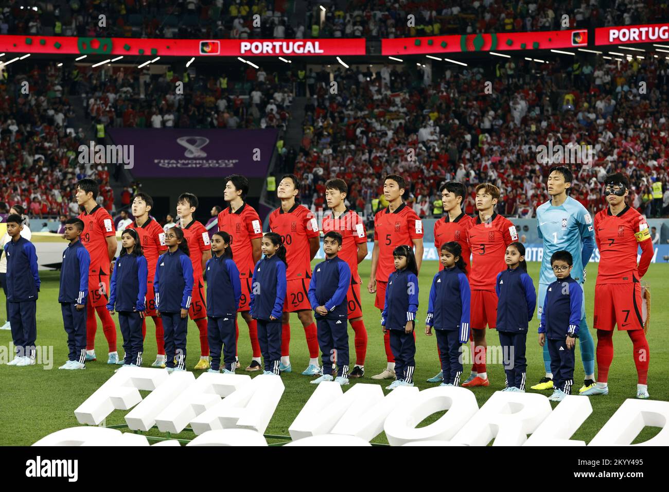 Qatar. 02nd Dec, 2022. DOHA - Young-gwon Kim of Korea Republic, Woo-young Jung of Korea Republic, Kyung-won Kwon of Korea Republic, Gue-sung Cho of Korea Republic, Korea Republic goalkeeper Seung-Gyu Kim, Heung-min Son of Korea Republic, Kang-in Lee of Korea Republic, Moon-hwan Kim of Korea Republic, Jae-sung Lee of Korea Republic, Jin-Su Kim of Korea Republic during the FIFA World Cup Qatar 2022 group H match between South Korea and Portugal in Education City Stadium on December 2, 2022 in Doha, Qatar. AP | Dutch Height | MAURICE OF STONE Credit: ANP/Alamy Live News Stock Photo