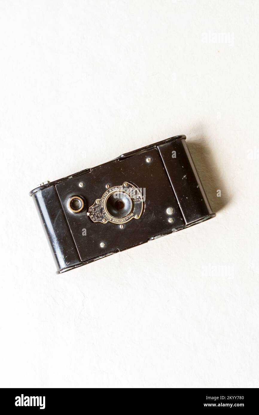 Photo of an antique Eastman Kodak 25 BT50 Vest Pocket Autographic A127