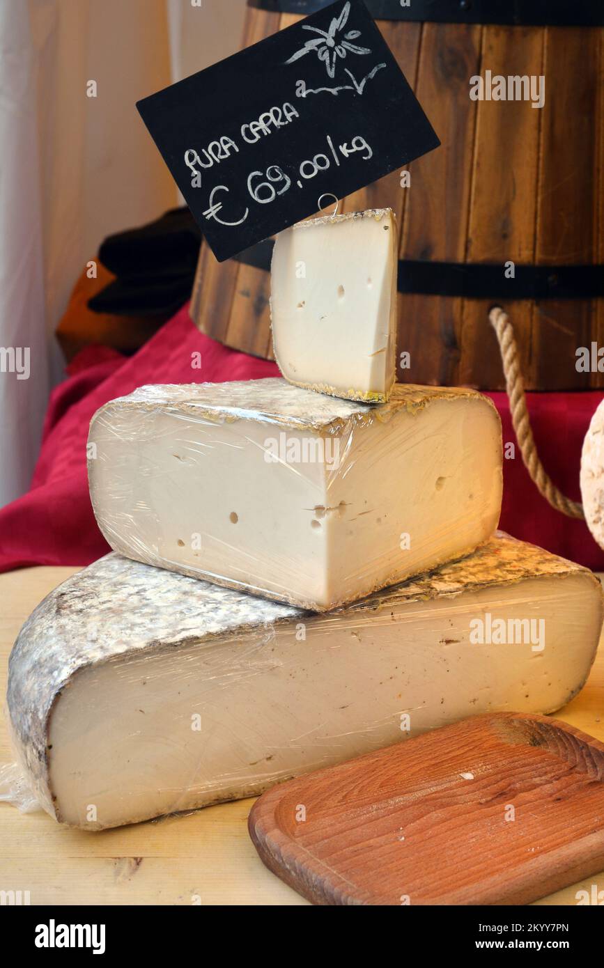 Italian food products, seasoned Goat cheese priced with pure goat