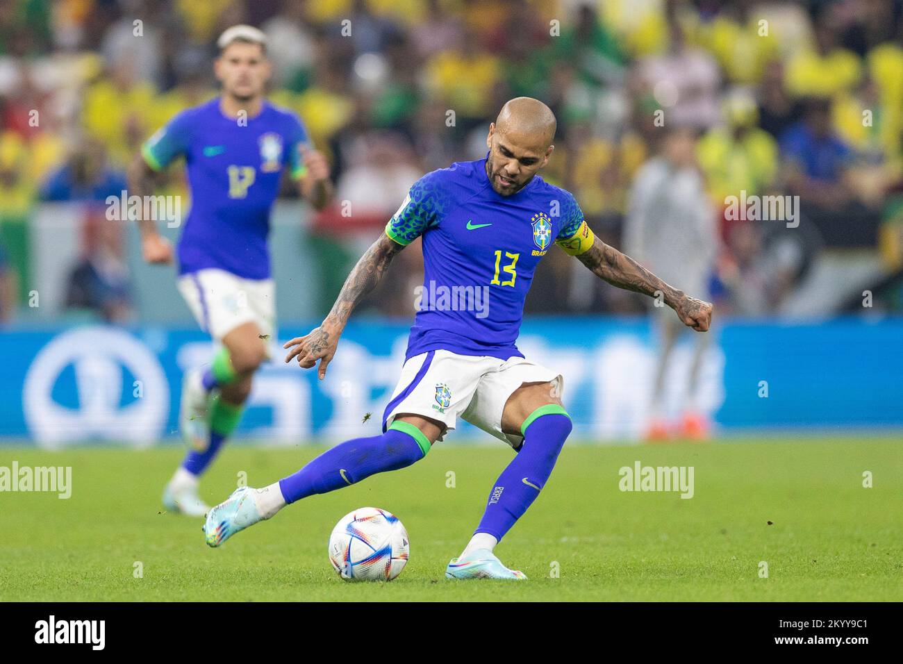 Lusail, Catar. 02nd Dec, 2022. Dani Alves of Brazil during the match between Cameroon and Brazil, valid for the group stage of the World Cup, held at the Estádio Nacional de Lusail in Lusail, Qatar. Credit: Richard Callis/FotoArena/Alamy Live News Stock Photo