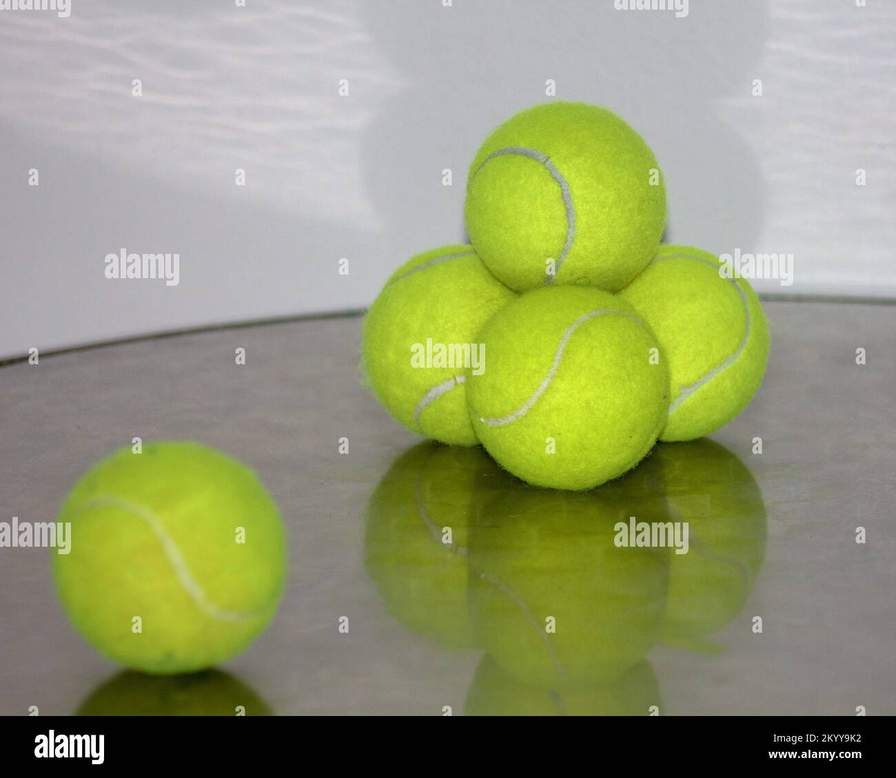 Tennis balls icon hires stock photography and images Alamy
