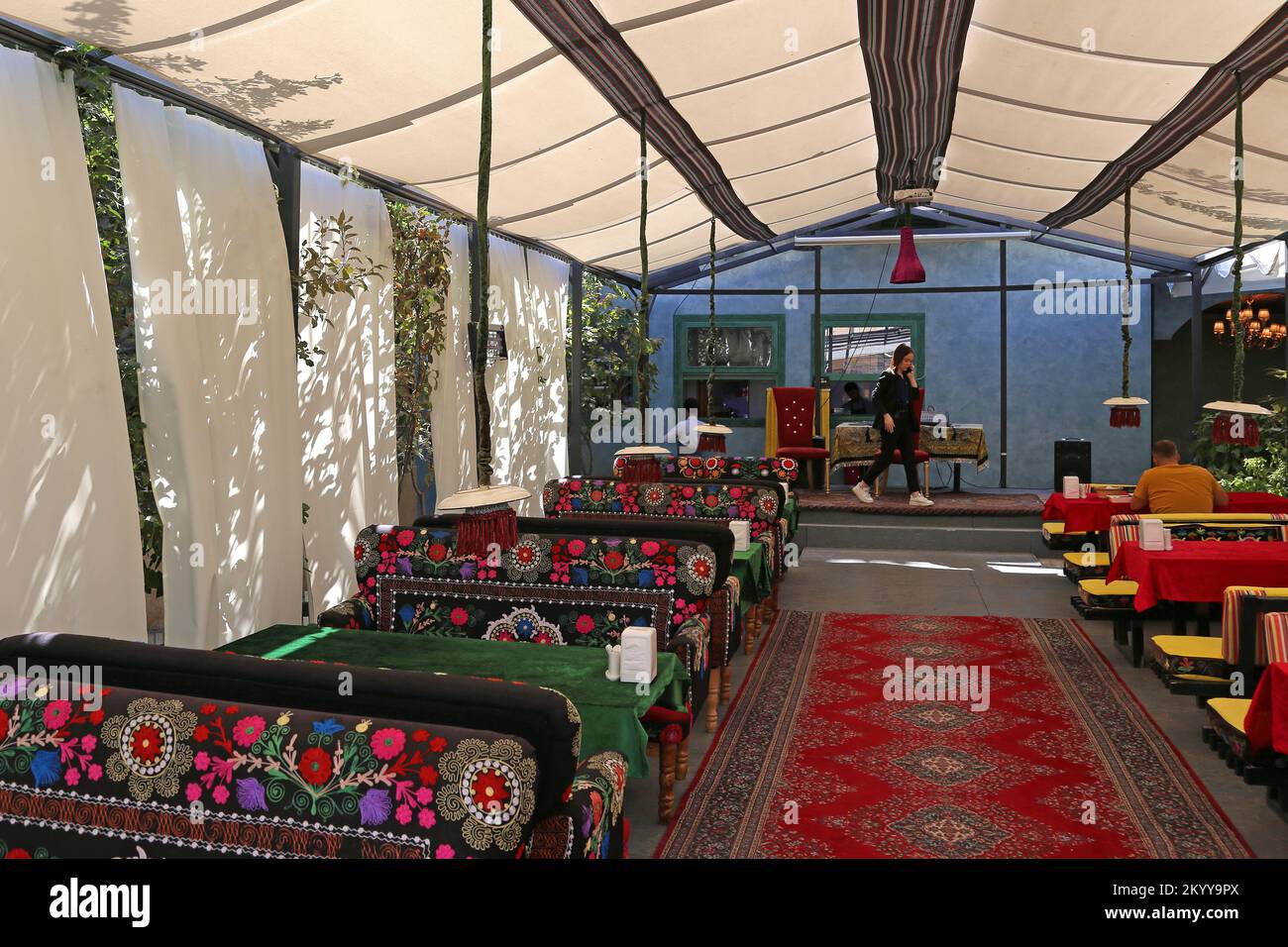 Navvat restaurant terrace, Matbuotchilar Street, Central Tashkent