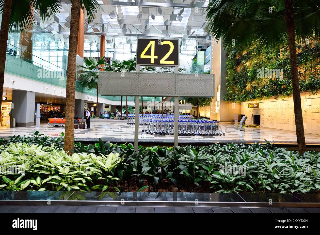 Changi airport baggage damage hotsell