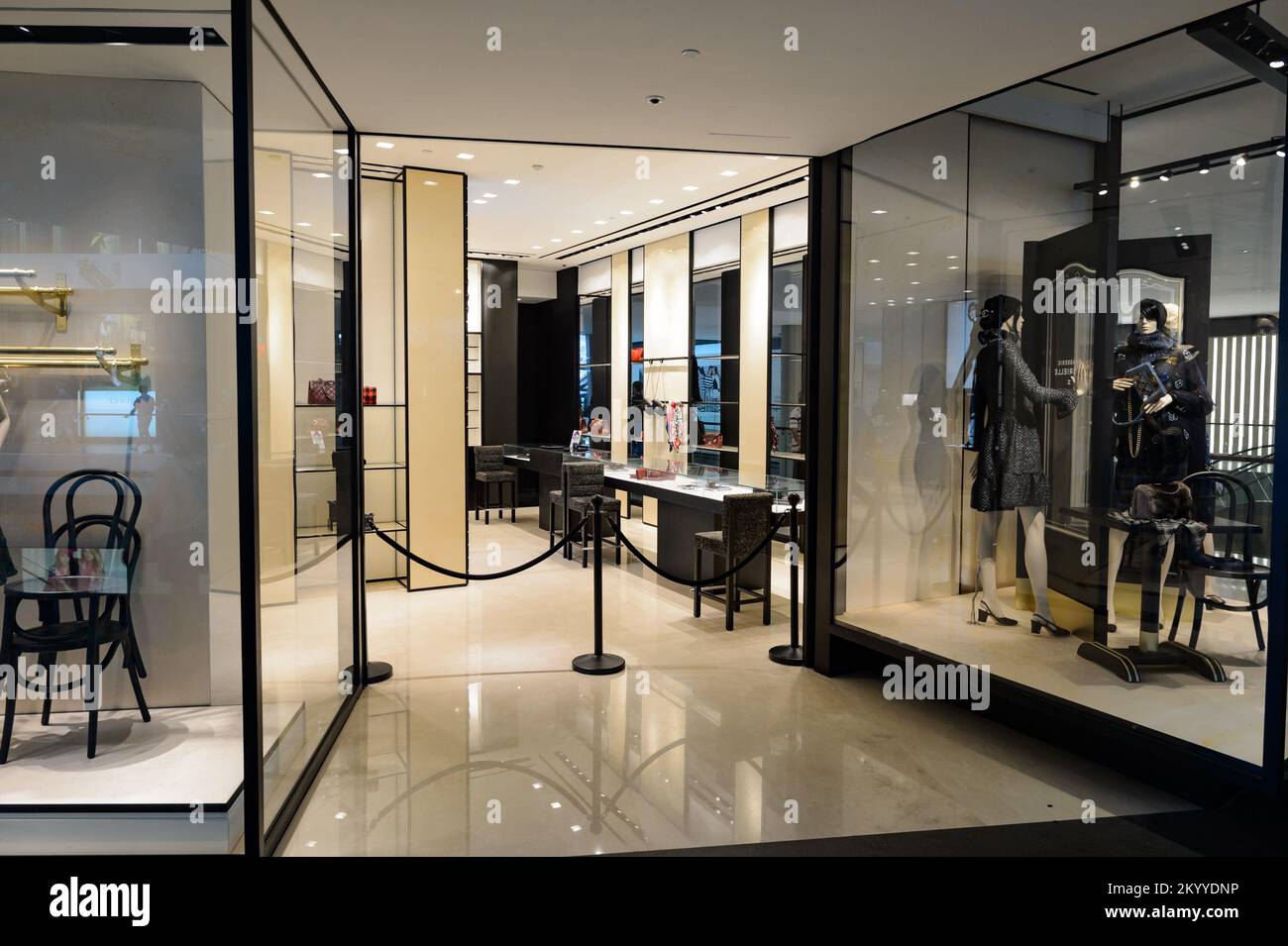 SINGAPORE - MAR 3, 2020: Interior Of Louis Vuitton Fashion House At Marina  Bay Sands Shopping Mall In Singapore Stock Photo, Picture and Royalty Free  Image. Image 142786105.