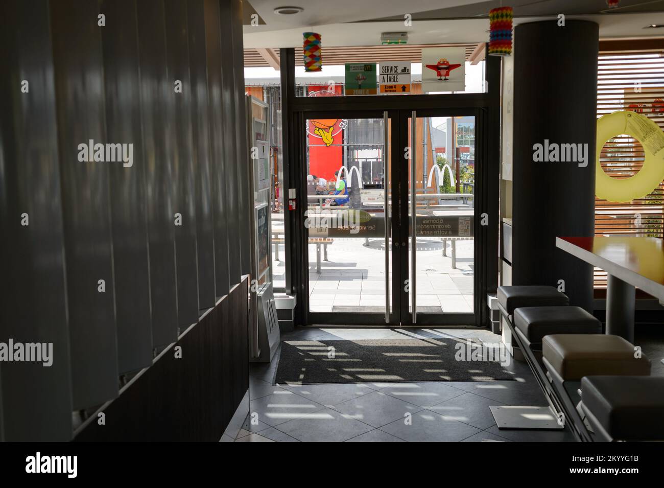 LE PIAN-MEDOC, FRANCE - AUGUST 13, 2015: interior of McDonald's ...