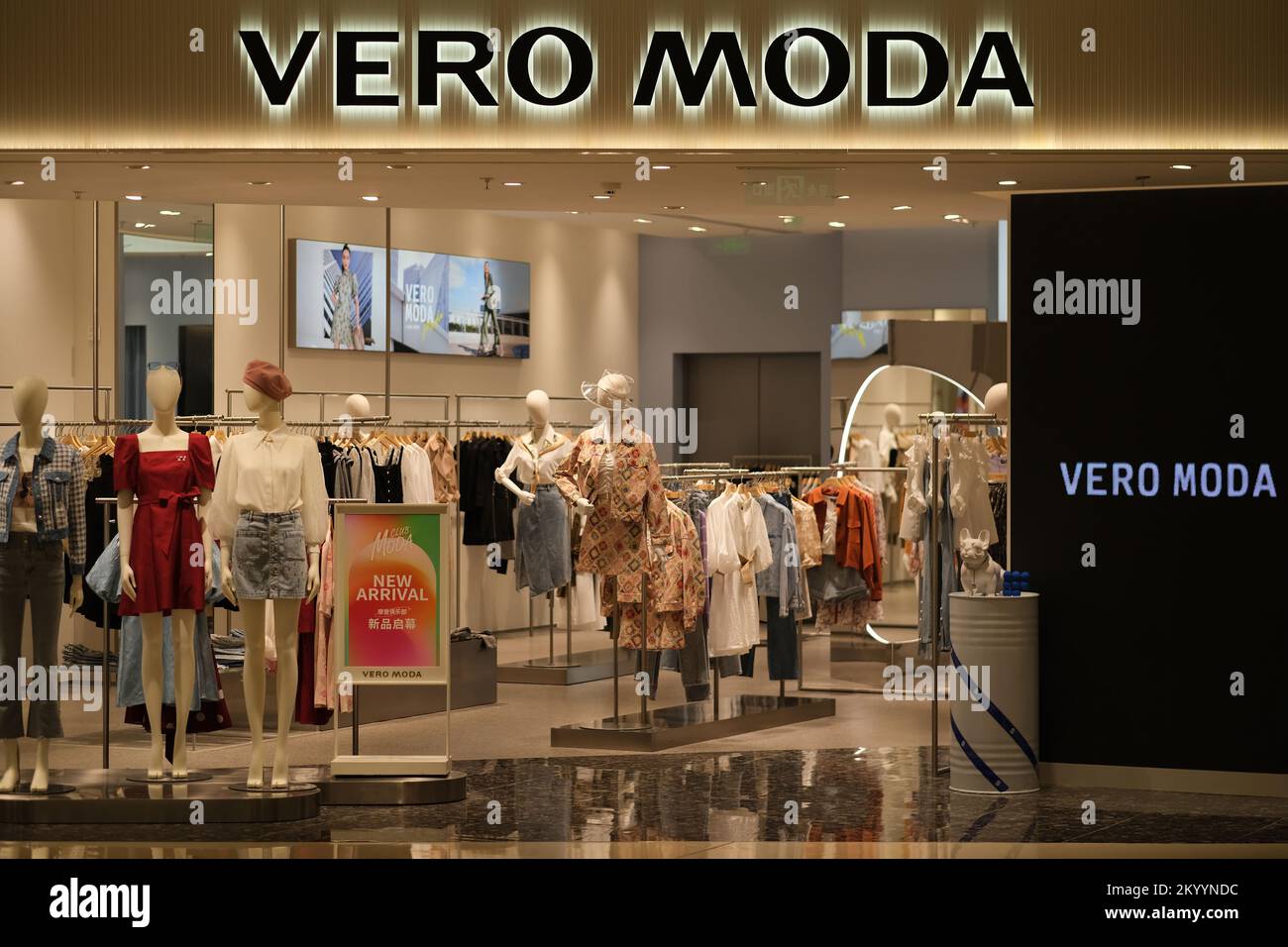 Shanghai,China-August 28th 2022: front of VERO MODA clothing retail  store.Women's clothing and fashion brand Stock Photo - Alamy