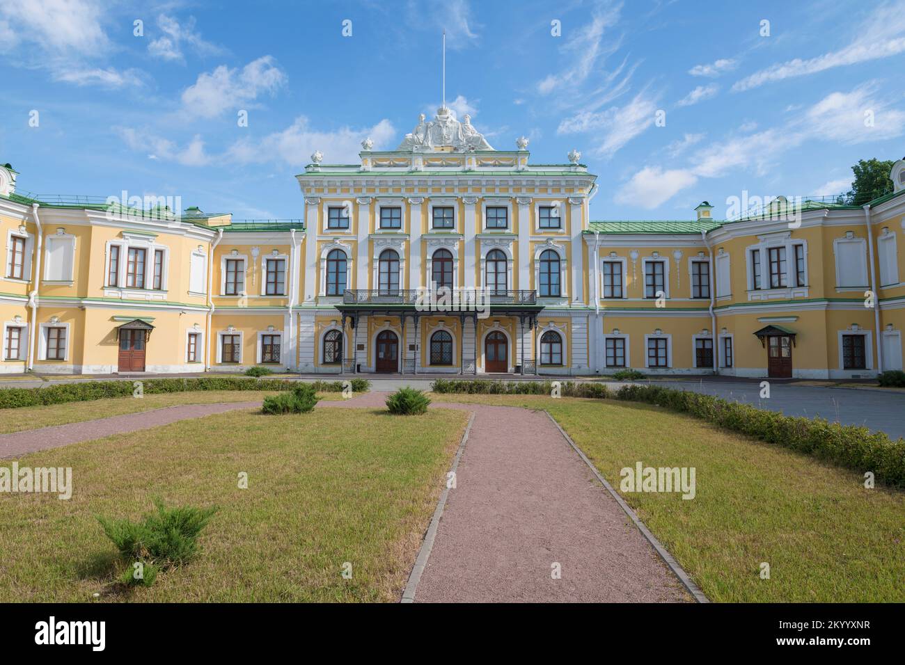 TVER, RUSSIA - JULY 15, 2022: At the ancient Imperial Travel Palace on a sunny July day Stock Photo
