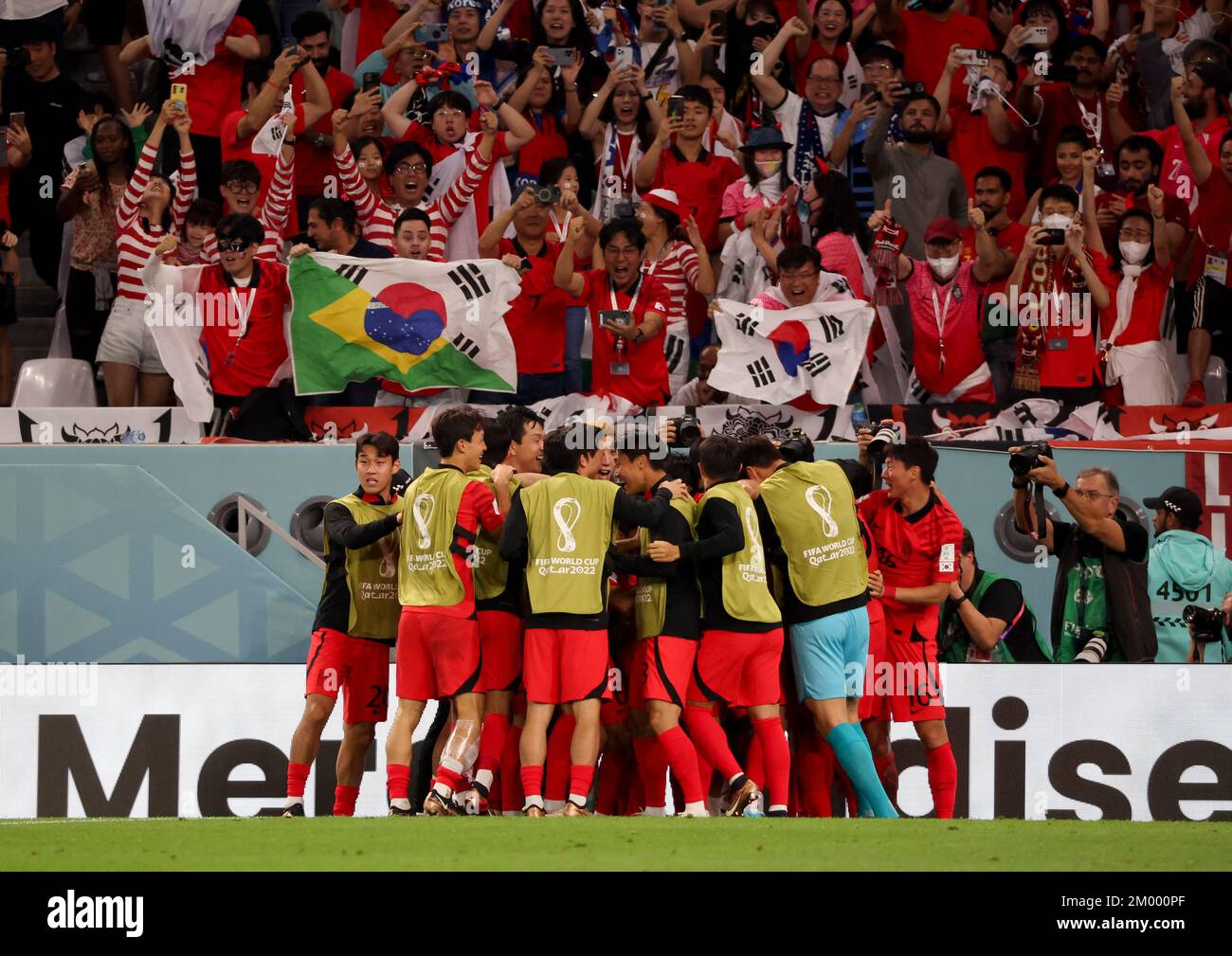 Doha, Qatar. 02nd Dec, 2022. South Korea celebrate a goal during the FIFA World Cup 2022, Group H football match between Korea Republic and Portugal on December 2, 2022 at Education City Stadium in Doha, Qatar - Photo Jean Catuffe / DPPI Credit: DPPI Media/Alamy Live News Stock Photo