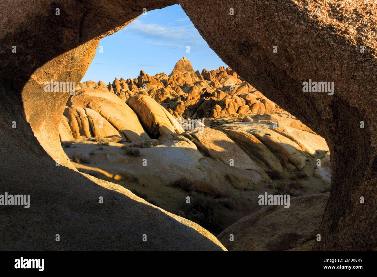 Mobius Arch, rock arch of eroded granite rock, Alabama Hills, Lone Pine, California, USA, North America Stock Photo
