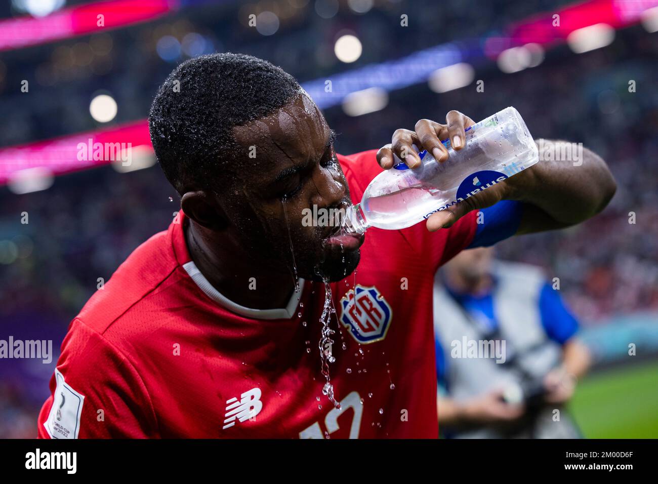 Al Chaur, Qatar. 01st Dec, 2022. Soccer: World Cup, Costa Rica - Germany, Preliminary round, Group E, Matchday 3, Al-Bait Stadium, Costa Rica's Joel Campbell has a drink before the match. Credit: Tom Weller/dpa/Alamy Live News Stock Photo