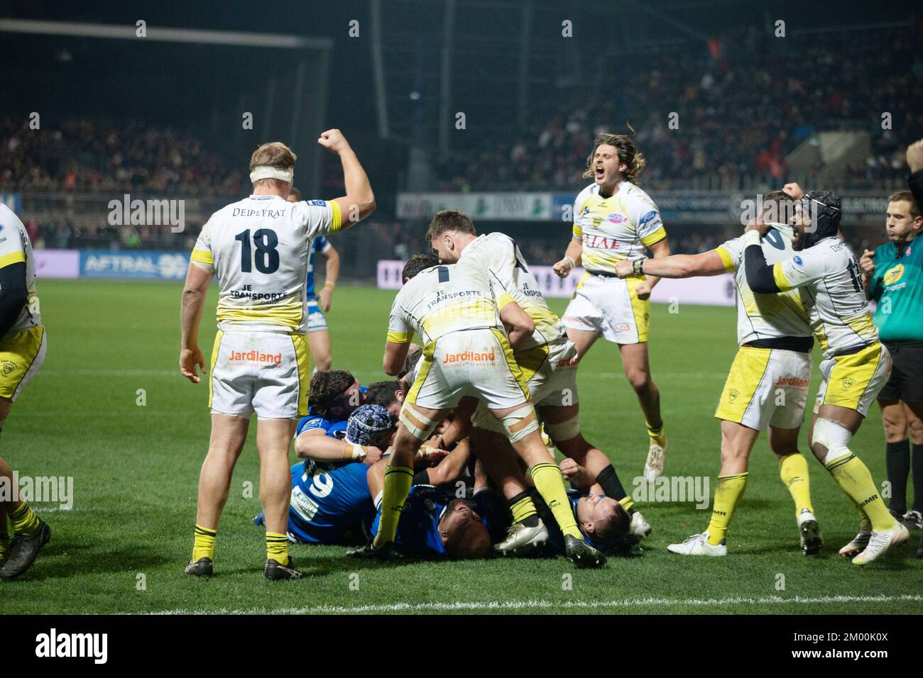 Vannes, France. 02nd Dec, 2022. Stade Montois celebrates at full time  during the French championship Pro D2 rugby union match between RC Vannes  and Stade Montois Rugby (Mont-de-Marsan) on December 2, 2022