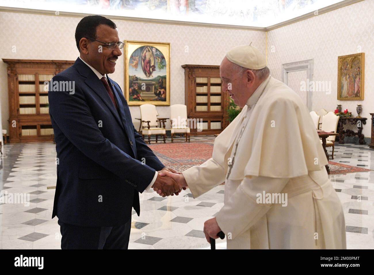 Vatican, Vatican. 03rd Dec, 2022. Italy, Rome, Vatican, 22/12/3 Pope Francis receives Mr. Mohamed Bazoum, President of the Republic of Niger in private audience at Vatican Photograph byVatican Media /Catholic Press Photo. RESTRICTED TO EDITORIAL USE - NO MARKETING - NO ADVERTISING CAMPAIGNS Credit: Independent Photo Agency/Alamy Live News Stock Photo