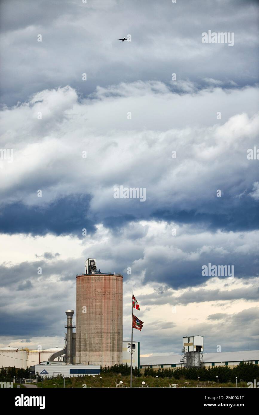 Bilbao chimney hi-res stock photography and images - Alamy