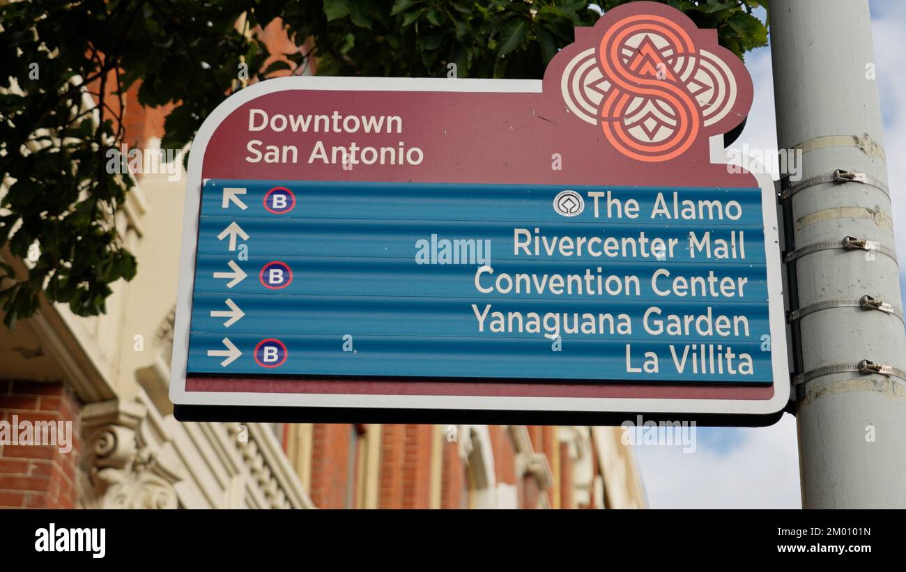 Direction signs to famous landmarks in San Antonio - SAN ANTONIO ...