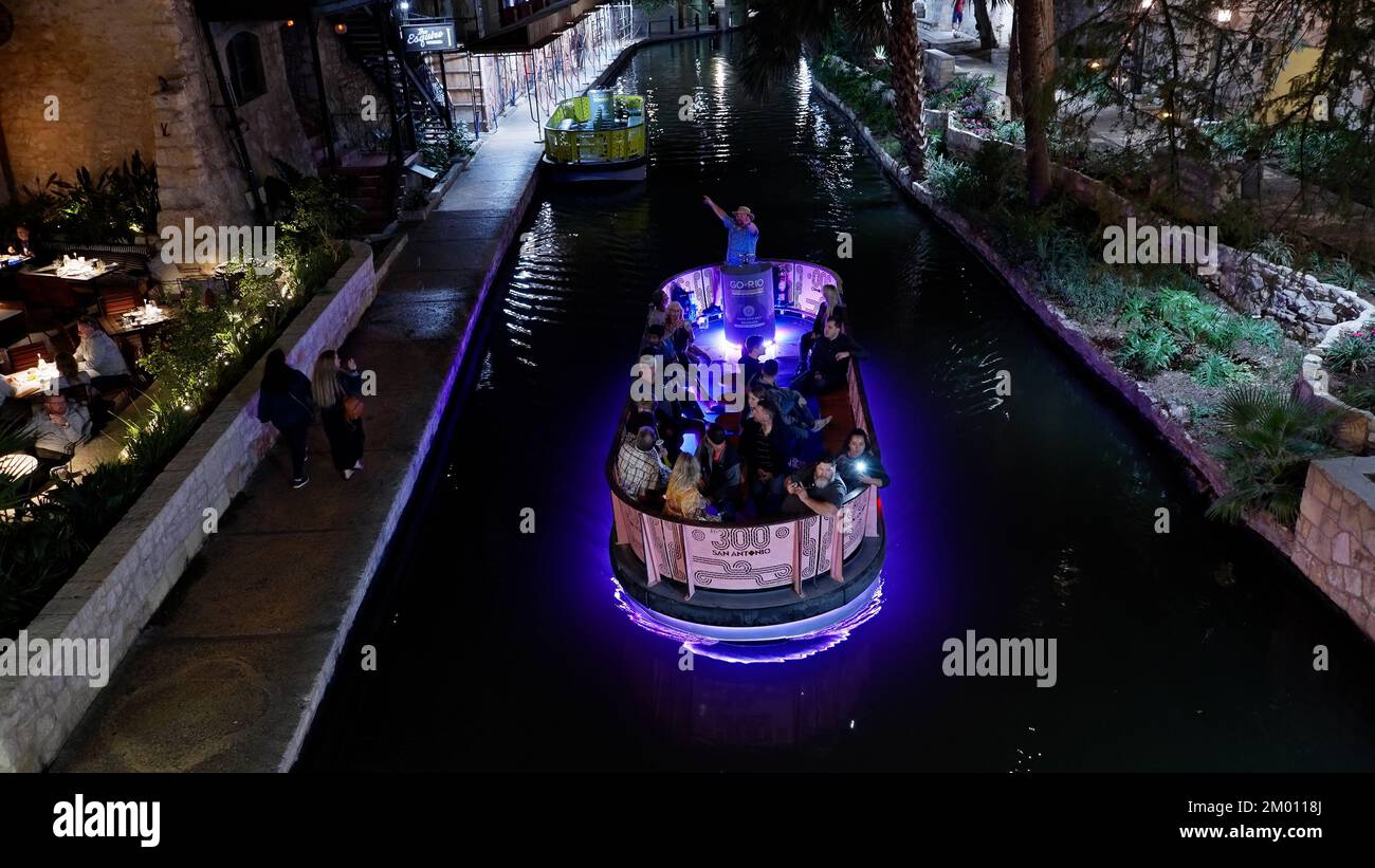 San antonio skyline at night hi-res stock photography and images - Alamy