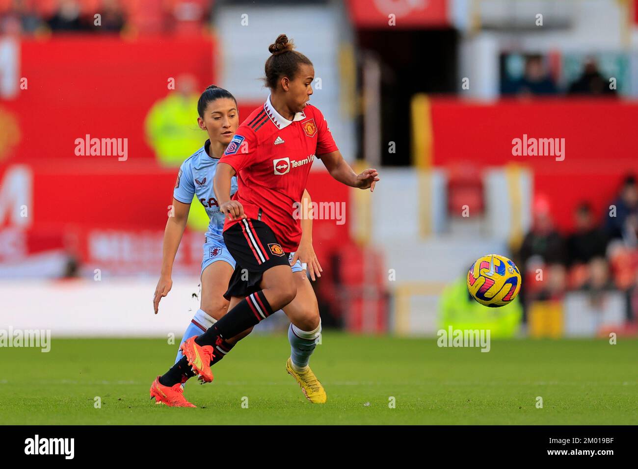 Nikita Parris #22 of Manchester United in action during The FA Women's Super League match Manchester United Women vs Aston Villa Women at Old Trafford, Manchester, United Kingdom, 3rd December 2022  (Photo by Conor Molloy/News Images) Stock Photo
