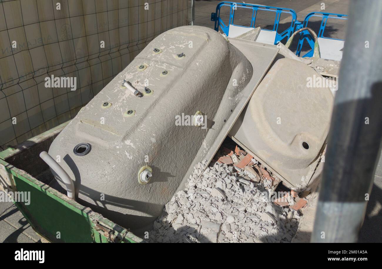 Shower tray waste hi-res stock photography and images - Alamy