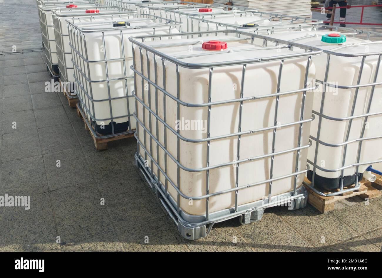 1000 litres hi-res stock photography and images - Alamy
