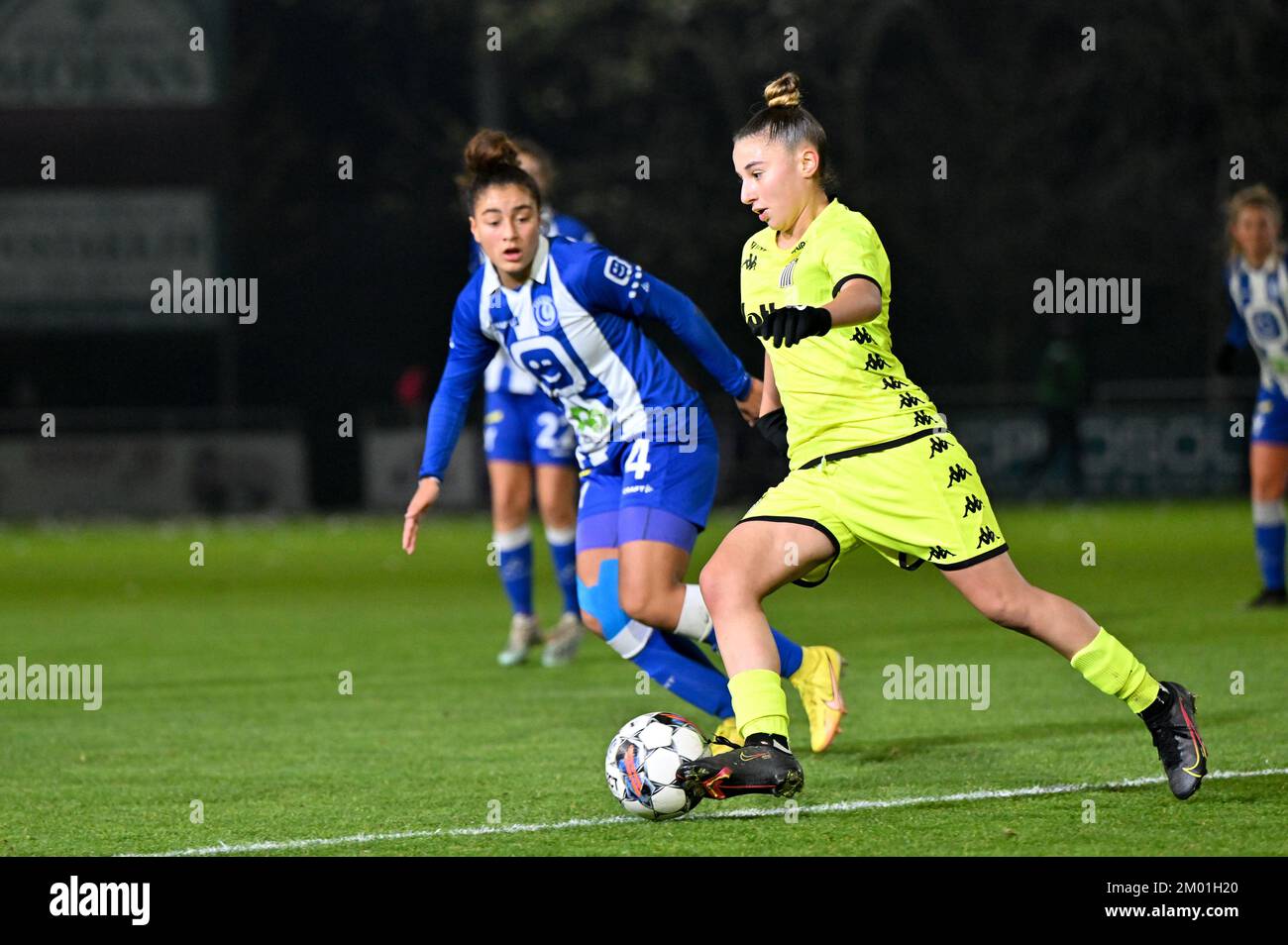 Nia Elyn (4) of Gent pictured defending on Iman Galai (10) of Charleroi
