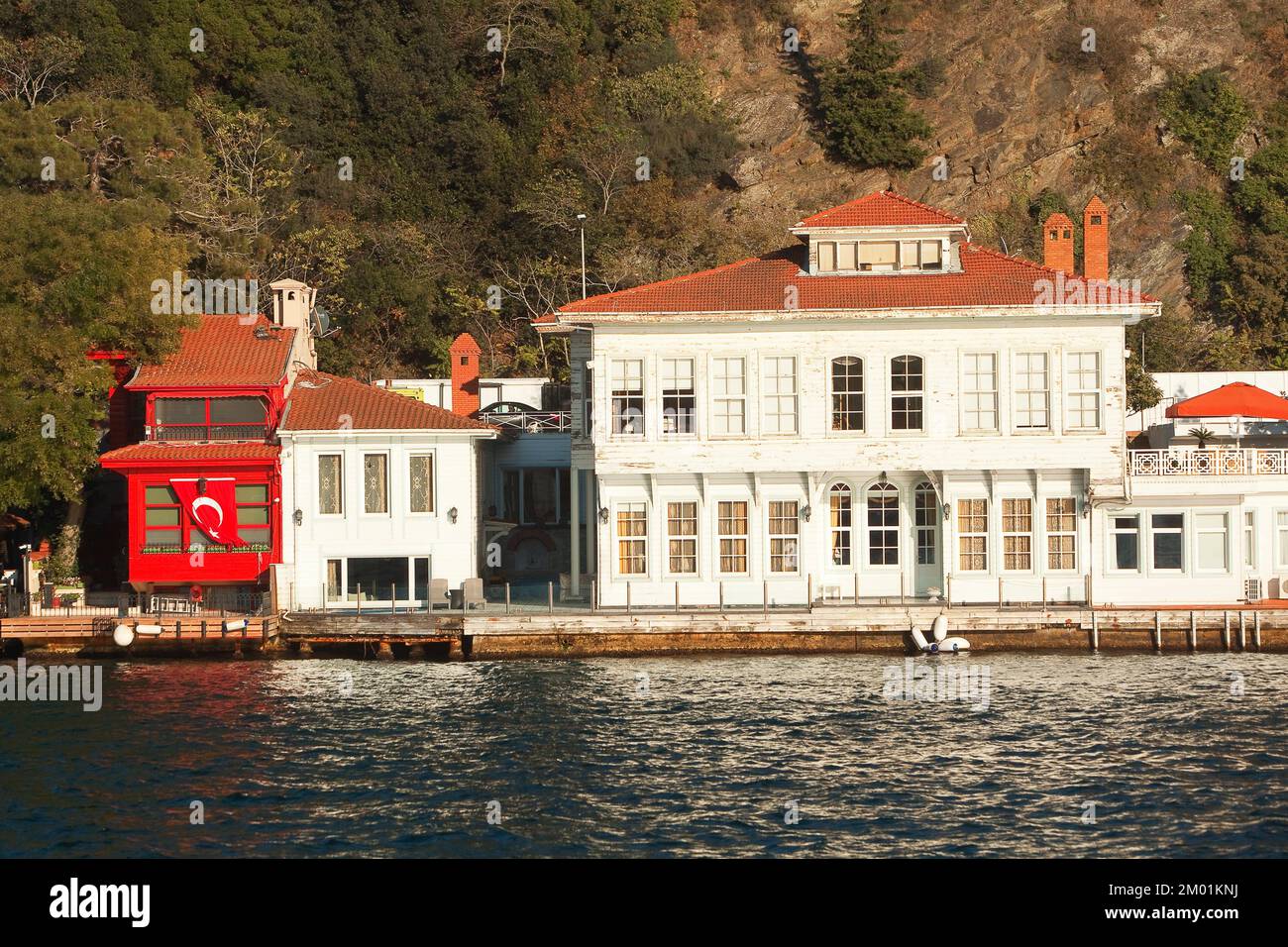 Pasa waterfront mansion hi-res stock photography and images - Alamy