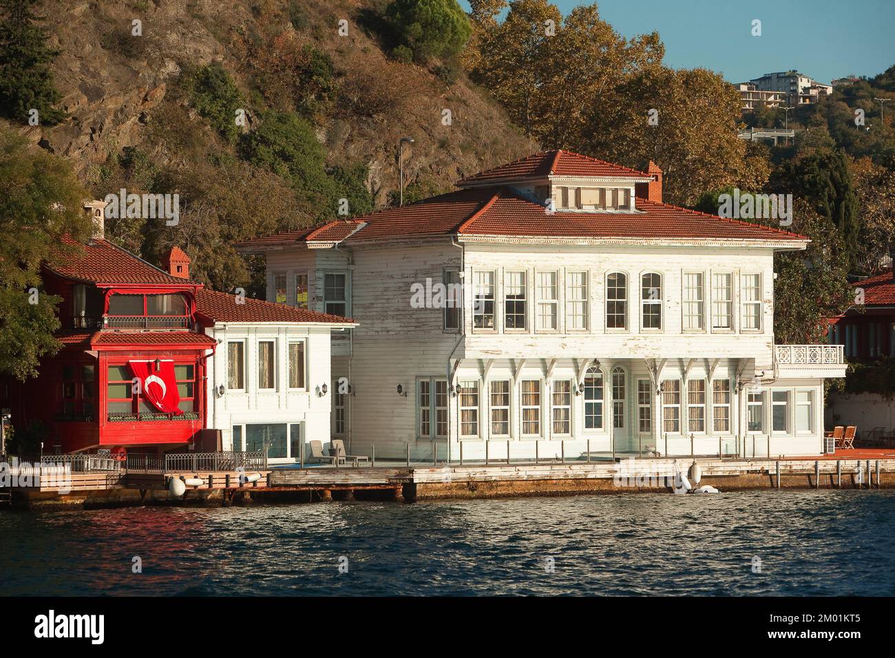 Pasa waterfront mansion hi-res stock photography and images - Alamy
