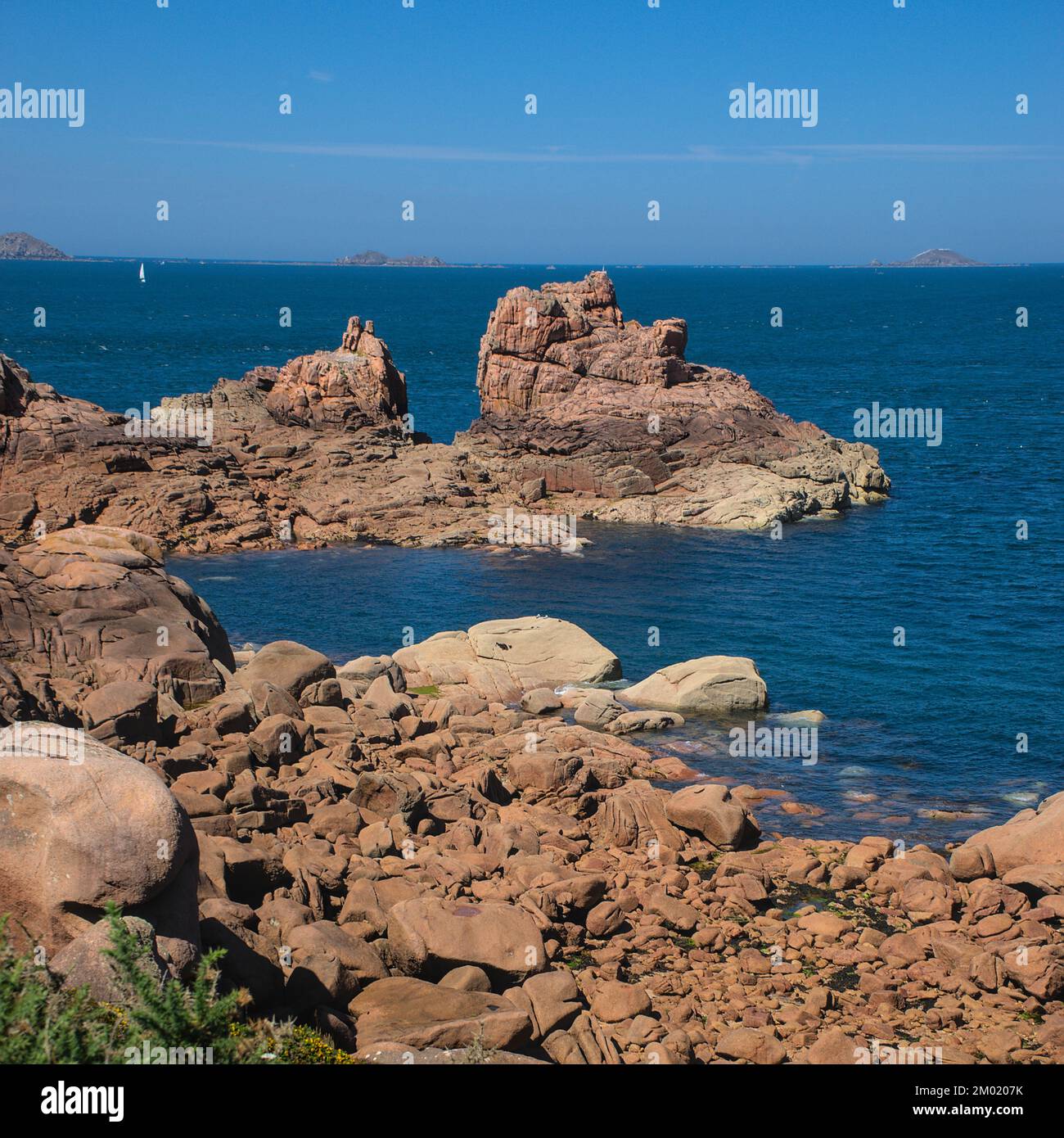 Pink Rocks France Monolithic blocks of pink granite in the Cotes d'Armor in Brittany ...