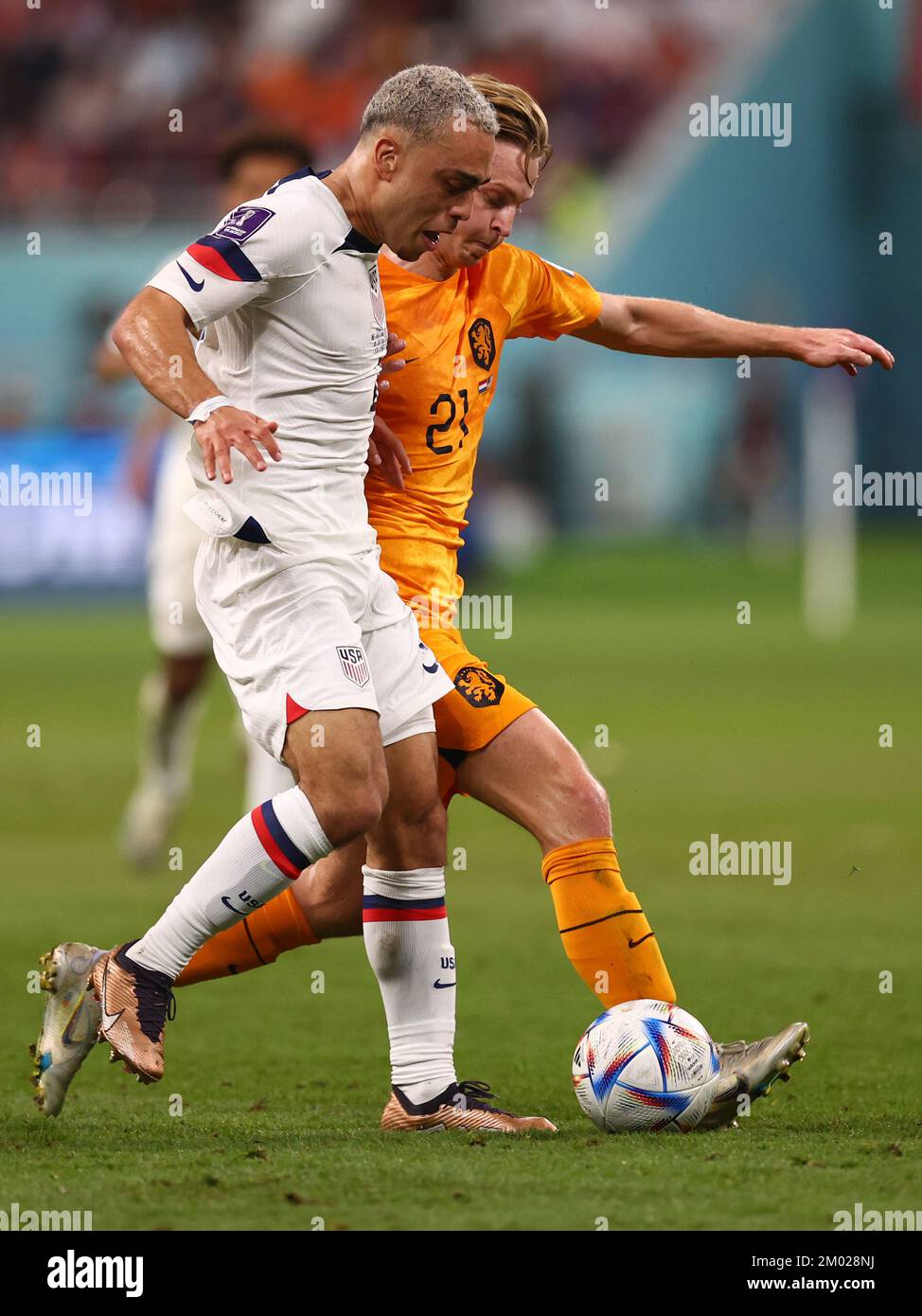 Doha, Qatar. 3rd Dec, 2022. Sergino Dest of USA tussles with Frenkie de Jong of Netherlands during the FIFA World Cup 2022 match at Khalifa International Stadium, Doha. Picture credit should read: David Klein/Sportimage Credit: Sportimage/Alamy Live News Stock Photo