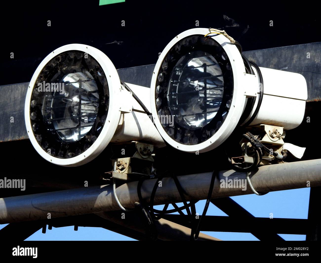 Overhead radar speed safety camera for supervision of the highways to