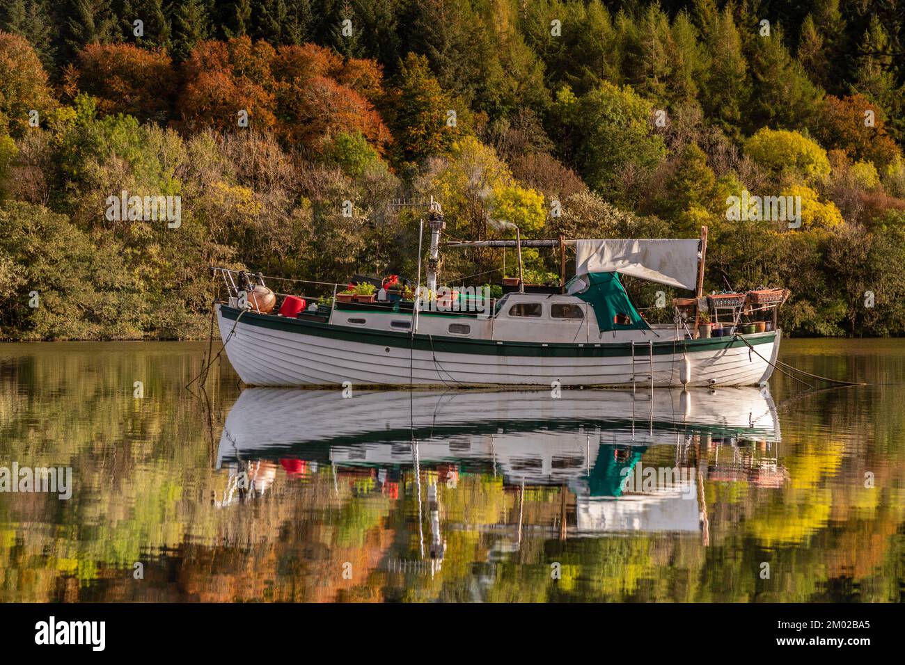 Boat on Loch Oich in the Great Glen in the highlands of Scotland Stock Photo