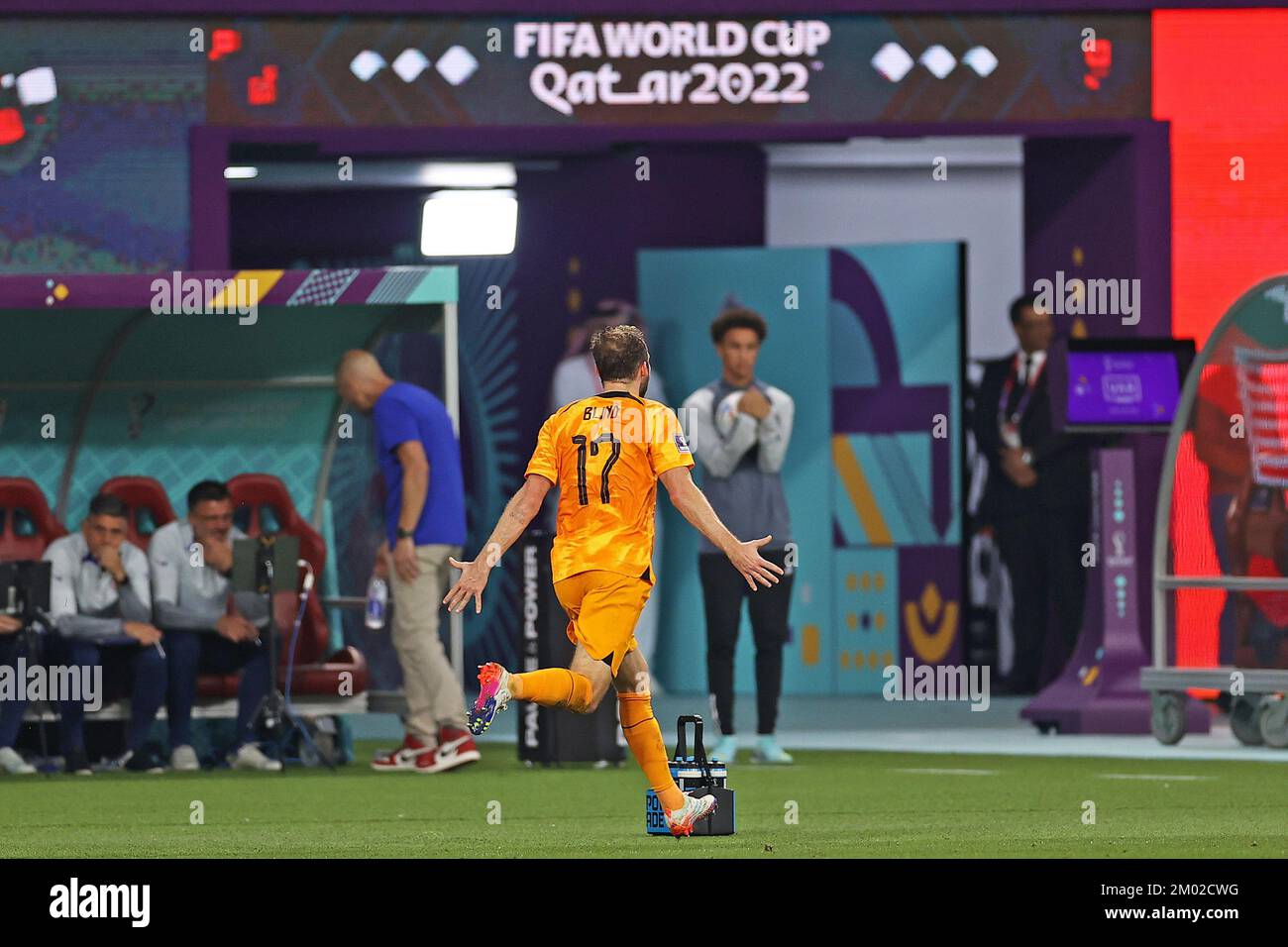 Memphis Depay da Holanda, comemora o seu gol durante a partida entre  Holanda e Estados Unidos, pelas oitavas de final da Copa do Mundo FIFA Qatar  2022, Estádio Internacional Khalifa neste sábado