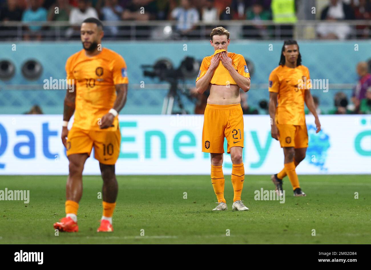Doha, Qatar. 3rd Dec, 2022. Frenkie de Jong of Netherlands reacts after the USA goal during the FIFA World Cup 2022 match at Khalifa International Stadium, Doha. Picture credit should read: David Klein/Sportimage Credit: Sportimage/Alamy Live News Stock Photo