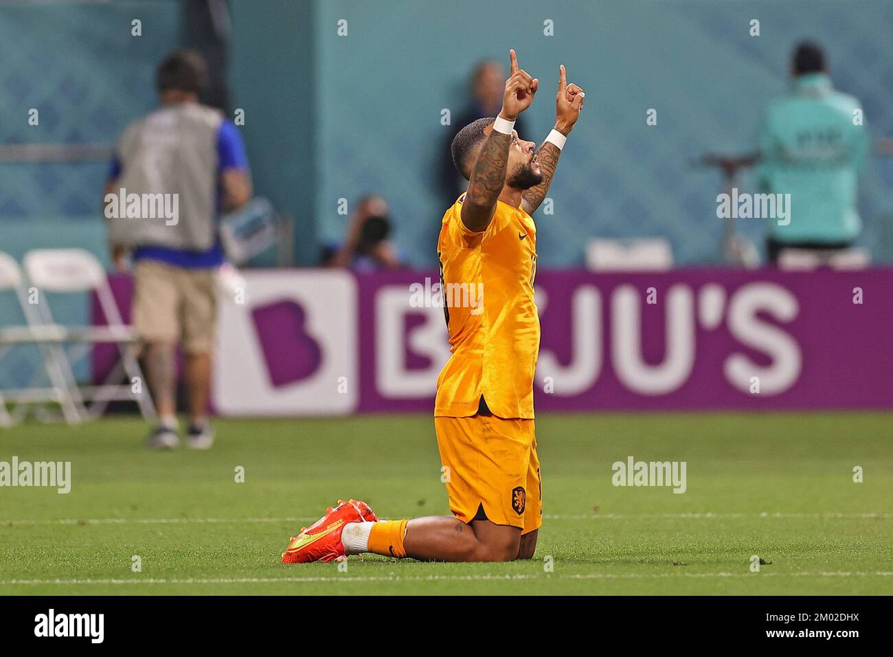 Memphis Depay da Holanda, comemora o seu gol durante a partida