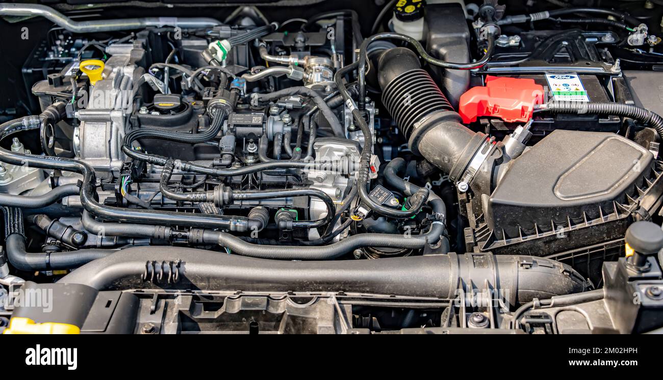 POZNAN, POLAND - SEP 2, 2022: Ford Puma 1.0 EcoBoost hybrid engine Stock  Photo - Alamy