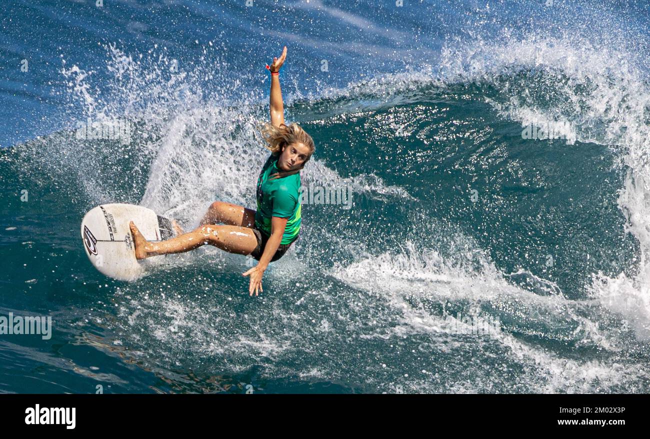 Haleiwa, HI, USA. 2nd Dec, 2022. Australian surfer Sophie McCulloch pictured at the 2022 Haleiwa Challenger Tournament in Haleiwa, HI on December 2, 2022. Credit: Erik Kabik Photography/Media Punch/Alamy Live News Stock Photo