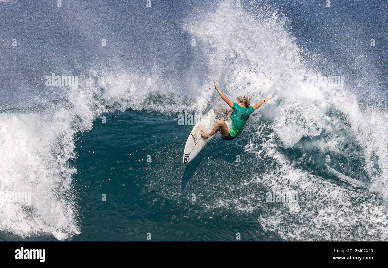 Haleiwa, HI, USA. 2nd Dec, 2022. Australian surfer Sophie McCulloch pictured at the 2022 Haleiwa Challenger Tournament in Haleiwa, HI on December 2, 2022. Credit: Erik Kabik Photography/Media Punch/Alamy Live News Stock Photo